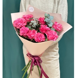 Букет из пионовидных роз Кантри Блюз